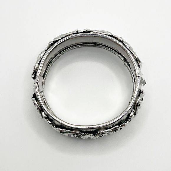 Coro Pegasus Hinged Bangle Bracelet Silver Tone Victorian Revival 7" Signed - Picture 6 of 8